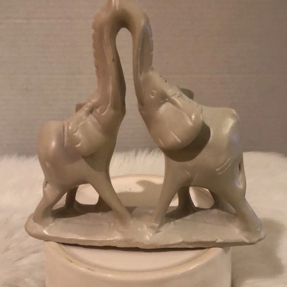 Elephant Figurines/Set of 2 - Picture 12 of 12